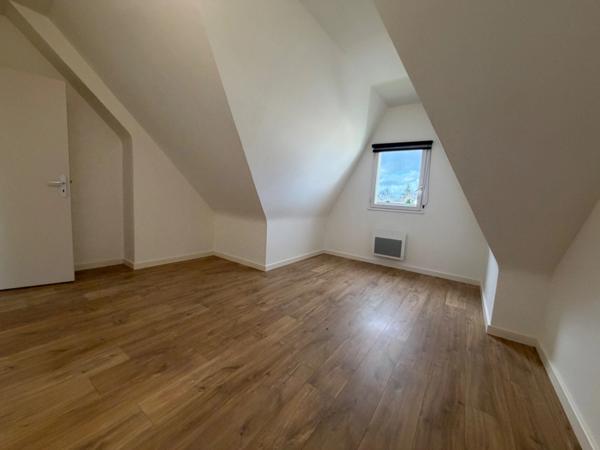 Maison à louer 6 pièces TIERCE (49)