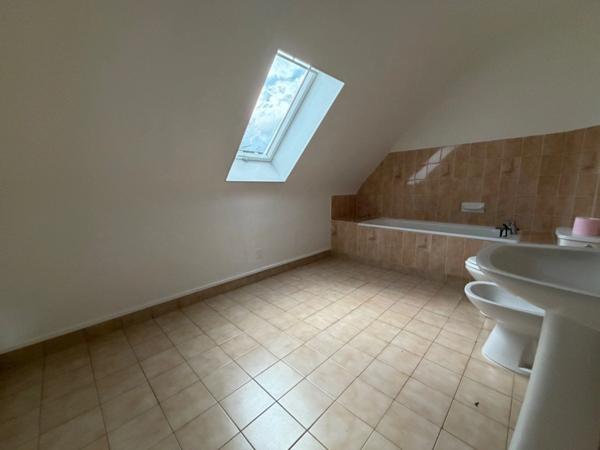 Maison à louer 6 pièces TIERCE (49)