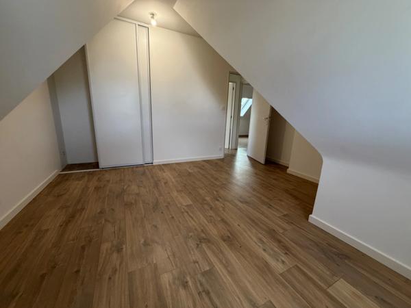 Maison à louer 6 pièces TIERCE (49)