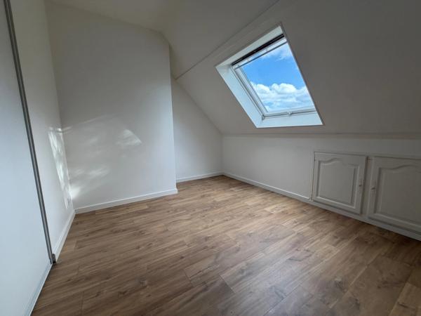 Maison à louer 6 pièces TIERCE (49)