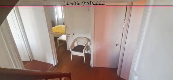 Dpt Sarthe (72), à vendre LA CHARTRE SUR LE LOIR maison 5/6 chambres BORD DE LOIR terrain de 275m²