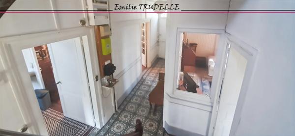 Dpt Sarthe (72), à vendre LA CHARTRE SUR LE LOIR maison 5/6 chambres BORD DE LOIR terrain de 275m²