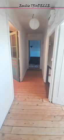 Dpt Sarthe (72), à vendre LA CHARTRE SUR LE LOIR maison 5/6 chambres BORD DE LOIR terrain de 275m²