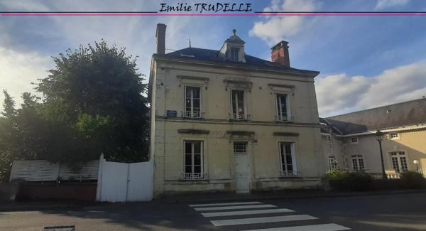 Dpt Sarthe (72), à vendre LA CHARTRE SUR LE LOIR maison 5/6 chambres BORD DE LOIR terrain de 275m²