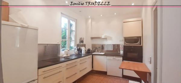 Dpt Sarthe (72), à vendre LA CHARTRE SUR LE LOIR maison 5/6 chambres BORD DE LOIR terrain de 275m²