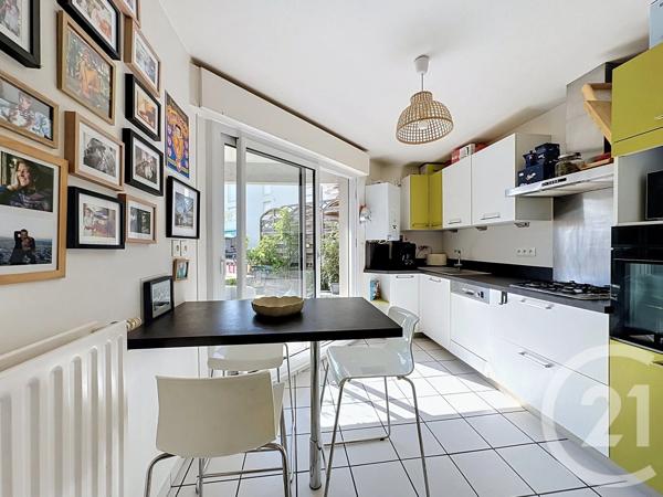 Appartement F5 à vendre  5 pièces - 109,95 m 2   CALUIRE ET CUIRE  - 69
