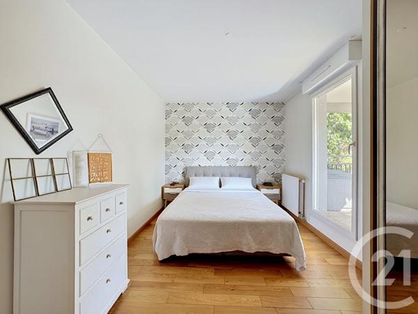 Appartement F5 à vendre  5 pièces - 109,95 m 2   CALUIRE ET CUIRE  - 69