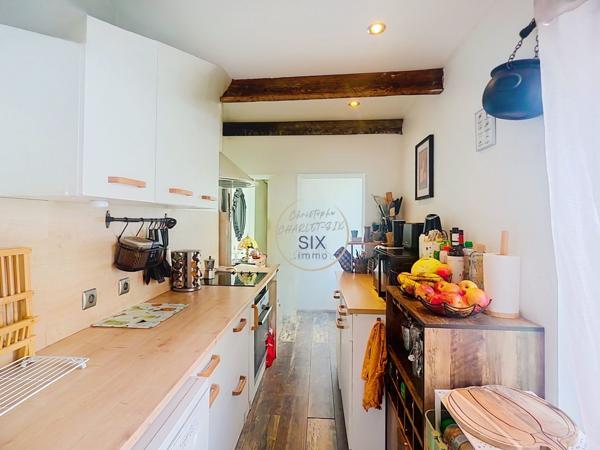 À vendre - Maison mitoyenne 1 côté, 3 pièces située à Lille (59800)