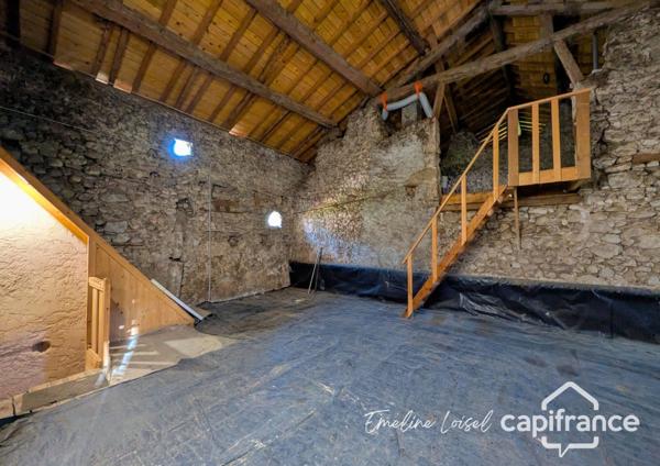 Authentique ferme du Vercors rénovée de 164m² avec 200m² de dépendances et terrain arboré - Saint Martin en Vercors (26420)