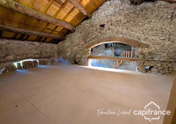 Authentique ferme du Vercors rénovée de 164m² avec 200m² de dépendances et terrain arboré - Saint Martin en Vercors (26420)