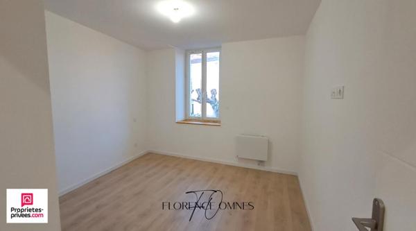 Maison de ville  5 chambres entièrement rénovée Pezens  132 m2 + Remise 30m2