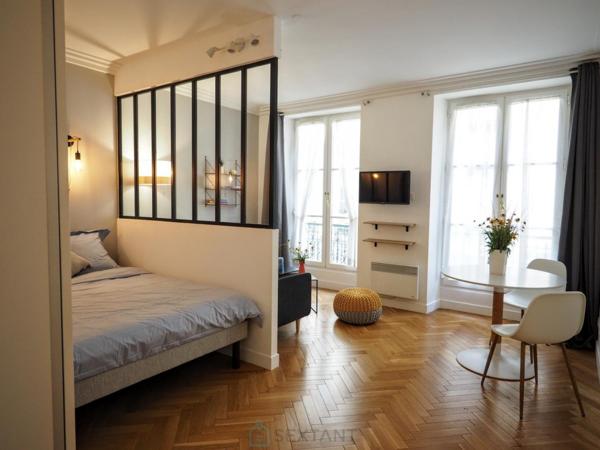 Grand studio en résidence avec jardin, parking et cave, Quartier le Parc Royan.