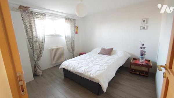 SABLE SUR SARTHE - PAVILLON INDIVIDUEL 122 m² - garage - jardin - réf : CC2044