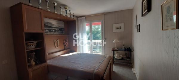 Carpentras - Appartement de 85 m² de type 3 - 2 chambres - Balcon + Place de stationnement + Cave