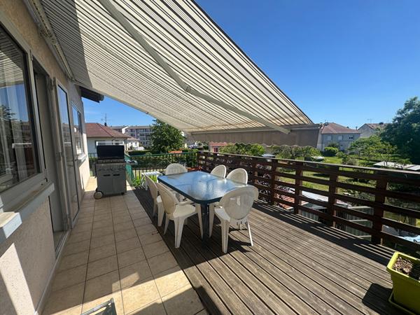 MAISON  D'ARCHITECTE 7 PIECES FAMILIALE 1610 M² TERRAIN  CONSTRUCTIBLE LURE