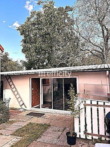 Maison
         4 pièces
        - 100 m² 279 000 € *