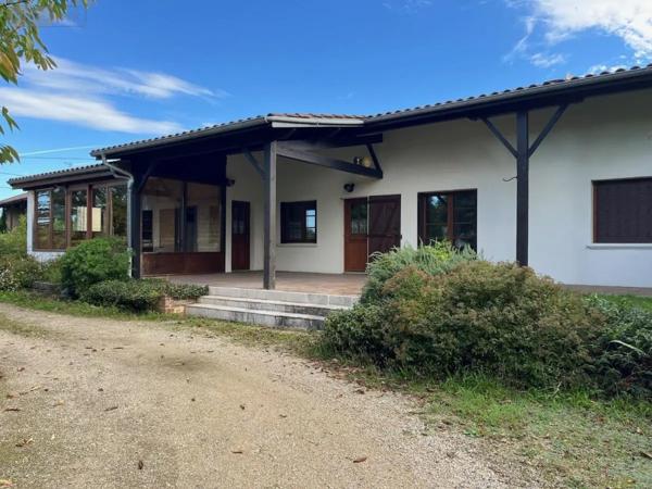 Location - Maison Attignat 01340 4 pièces 123 m 2