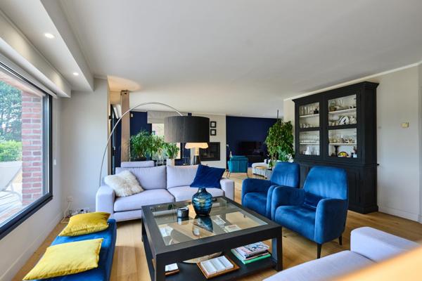Maison à WAMBRECHIES, 59118 - 7 pièces 240m²