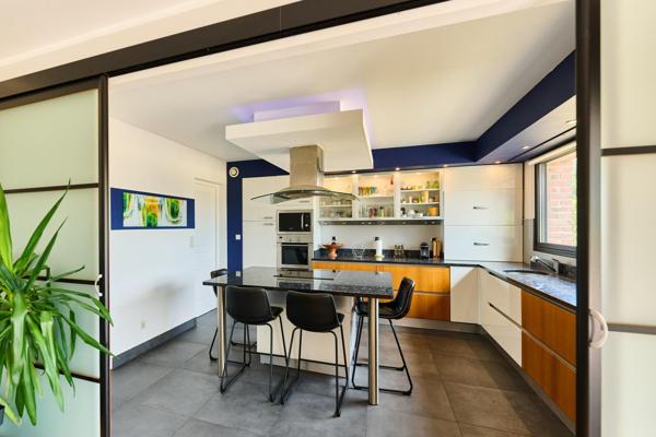 Maison à WAMBRECHIES, 59118 - 7 pièces 240m²