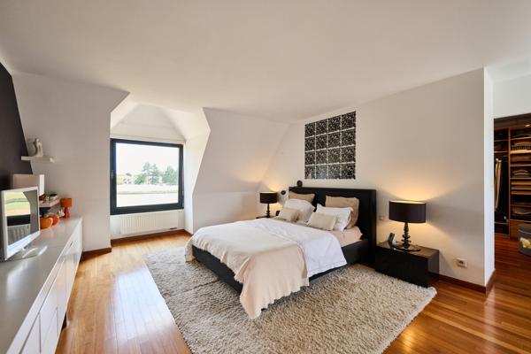 Maison à WAMBRECHIES, 59118 - 7 pièces 240m²