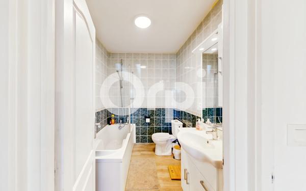 Maison à vendre    5 pièces •  Lagorce