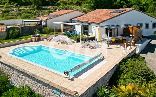 Maison à vendre    5 pièces •  Lagorce