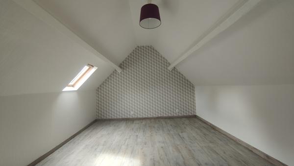 A 5 MN DE BEAUVAIS, JOLIE LONGERE RECENTE DE CARACTERE DE 86 M² HAB RENOVEE CLASSEE EN "C" SUR 400 M² DE TERRA Beauvais (60000)