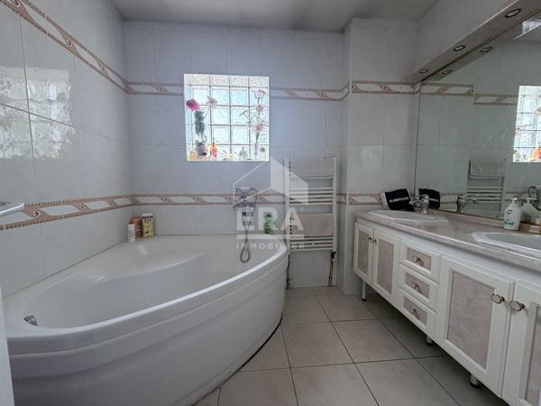Maison 5 pièces à vendre à Créteil - Exclusivité ERA GROUPE AVENIR IMMOBILIER