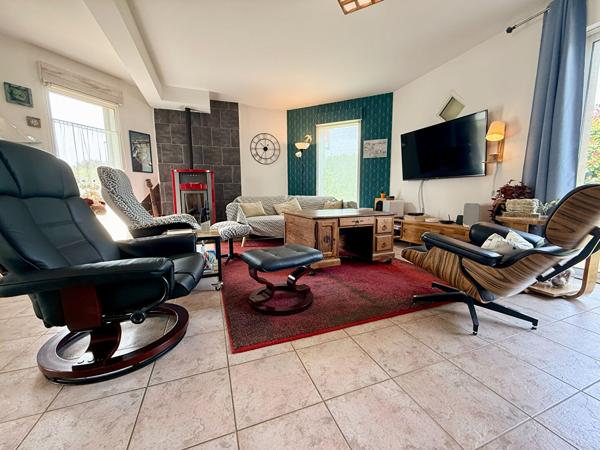 Rare sur le secteur : 5 chambres, vie de plain-pied et un quotidien sans voiture.