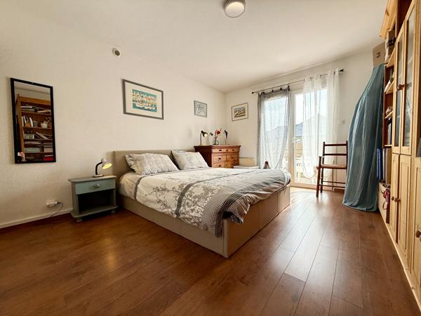 Rare sur le secteur : 5 chambres, vie de plain-pied et un quotidien sans voiture.