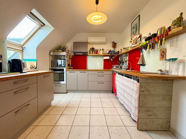 Rare sur le secteur : 5 chambres, vie de plain-pied et un quotidien sans voiture.