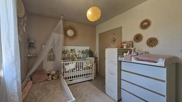 ⭐ Noyant-Villages – Maison de plain-pied 3 chambres avec jardin arboré, grand garage et commerces à pied