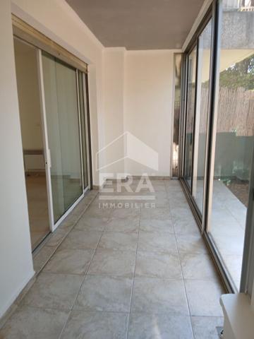 A LOUER - STUDIO EN REZ-DE-JARDIN A SAINT-LAURENT-DU-VAR, PROCHE DES PLAGES