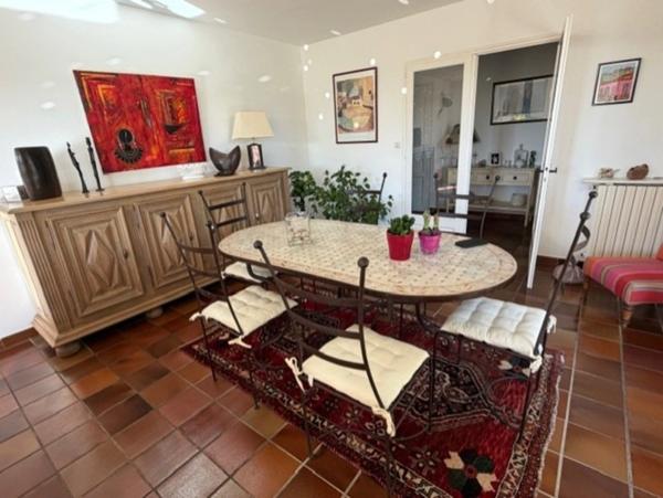 AIGNAN(32) : ELEGANTE MAISON des années 80, SANS TRAVAUX,150m2 habitables, bien située à AIGNAN, sur 2.000m2, les commerces A PIED !