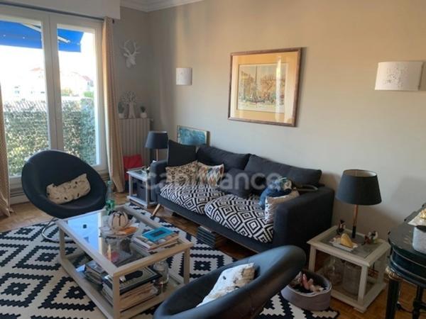 MARSEILLE 8eme ARRT Appartement A LOUER Carré d'Or Grand T2 de 60m2 +Terrasse 26m2 + Box en ss sol