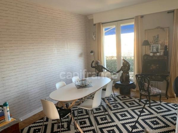 MARSEILLE 8eme ARRT Appartement A LOUER Carré d'Or Grand T2 de 60m2 +Terrasse 26m2 + Box en ss sol