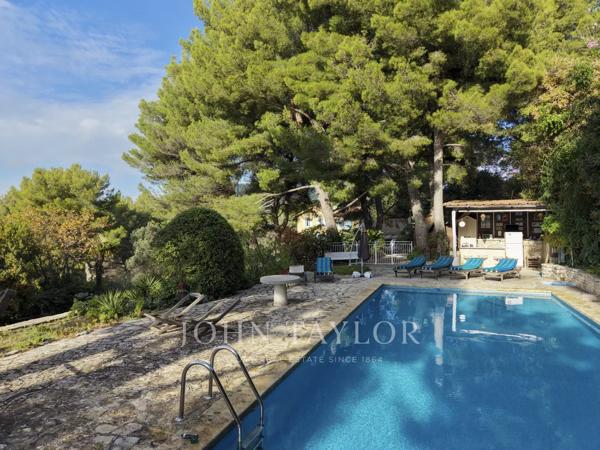 Villa avec vue panoramique sur la mer à Cassis
