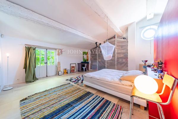 A vendre Elégant Mas Provençal avec Piscine etl Gîtes aux Portes du Luberon. Provence