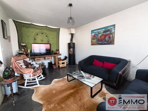 Maison familiale avec garage, jardin et dépendance – Rochefort