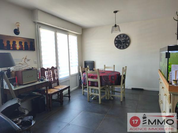 Maison familiale avec garage, jardin et dépendance – Rochefort