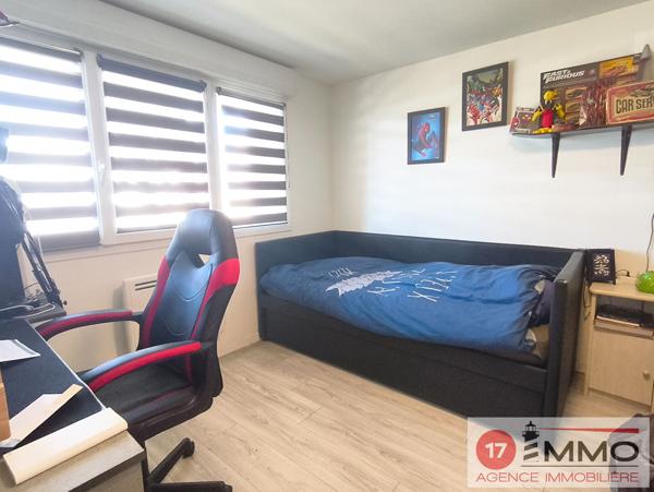 Maison familiale avec garage, jardin et dépendance – Rochefort