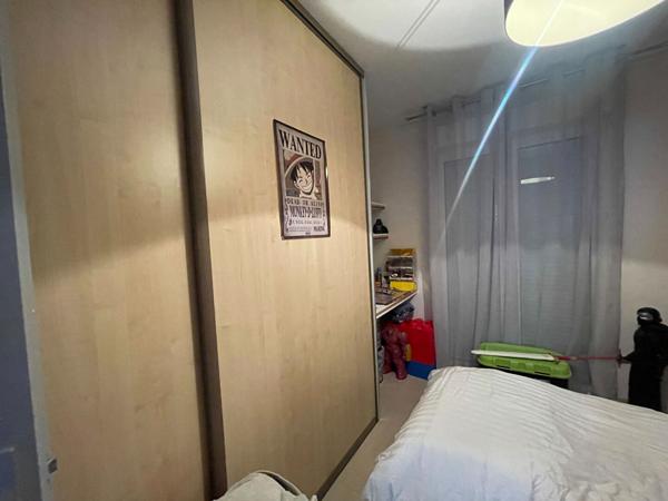 à vendre à Vannes secteur étang aux Ducs Appartement T5 - 88 m², bon état, 2 balcons, parkings