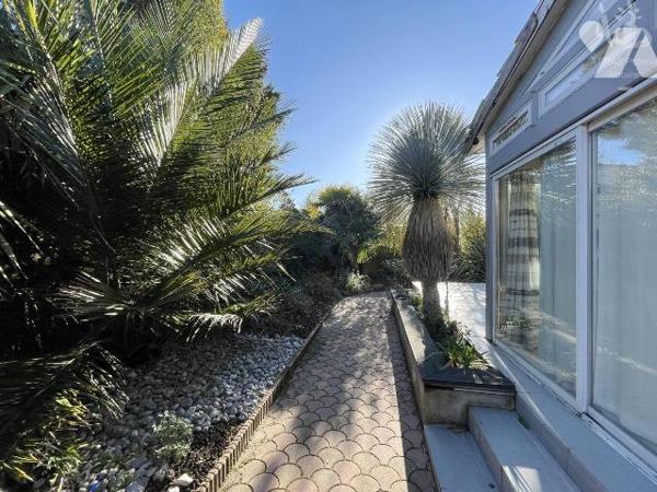 A VENDRE - LA BAULE GUEZY - VILLA PROCHE COMMERCES ET GARE DE PORNICHET
Dans secteur résidenti...