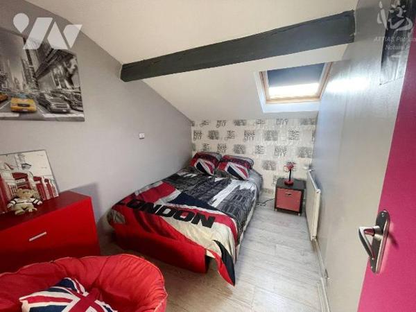 A VENDRE - LA BAULE GUEZY - VILLA PROCHE COMMERCES ET GARE DE PORNICHET
Dans secteur résidenti...