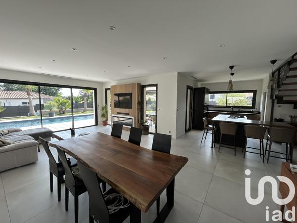 Maison à vendre 7 pièces 143 m² Carignan-de-Bordeaux