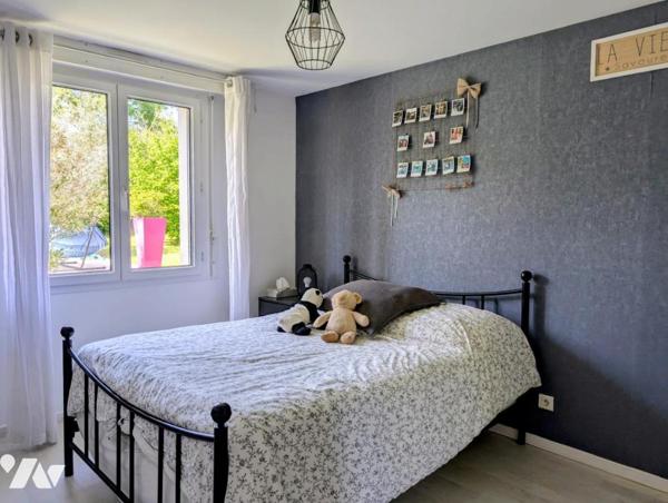 LA CHASSELOIRE - Maison plain pied - 4 chambres - double garage - piscine