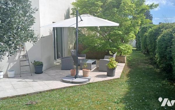 LA CHASSELOIRE - Maison plain pied - 4 chambres - double garage - piscine