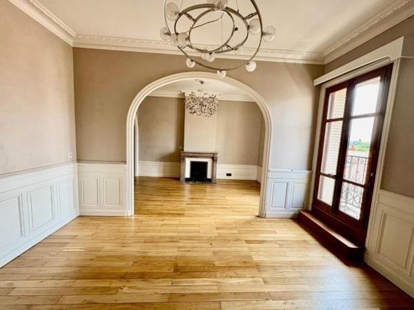 APPARTEMENT T5 A LOUER A ROANNE - CENTRE VILLE :