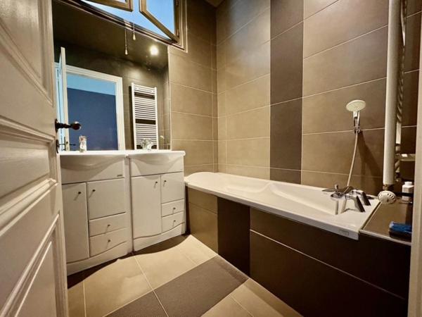APPARTEMENT T5 A LOUER A ROANNE - CENTRE VILLE :