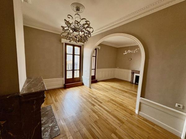 APPARTEMENT T5 A LOUER A ROANNE - CENTRE VILLE :